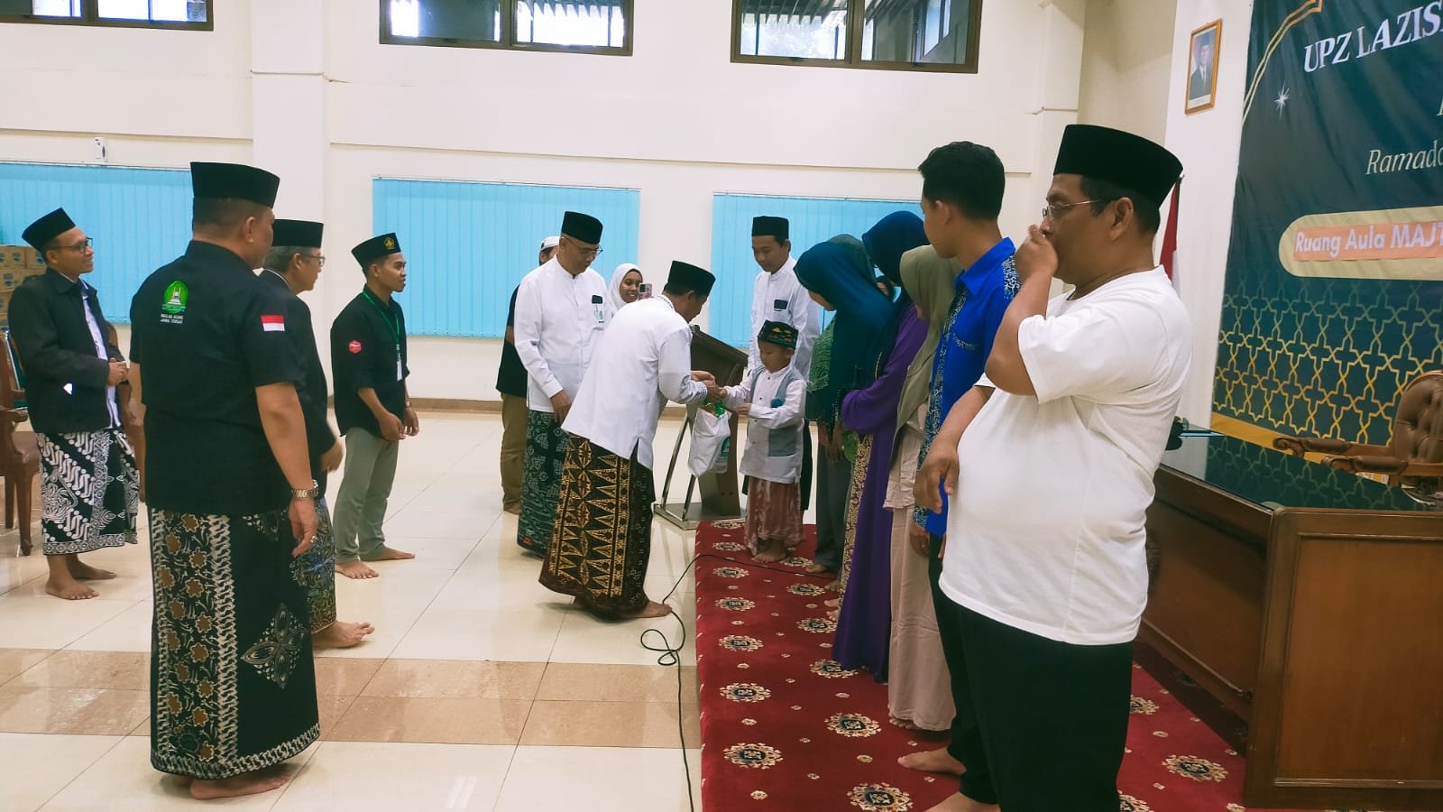 Di Bulan Ramadan,UPZ MAJT Salurkan Zakat Fitrah dan Sembako untuk Kaum Dhuafa dan Yatama 